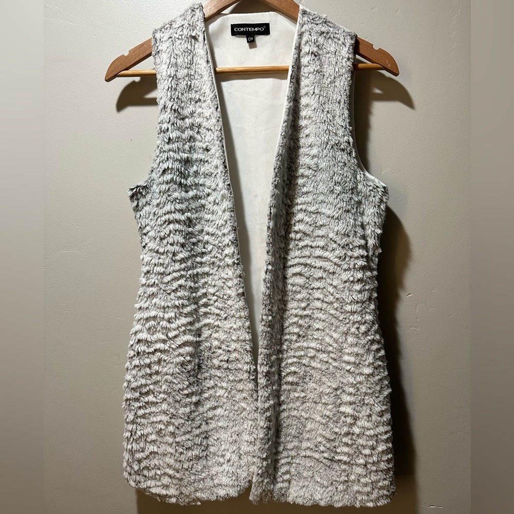 🌟5/$10 VTG Contempo Faux Fur Vest
